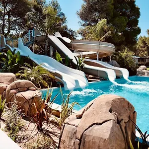 Kemp Holacamp Sitges Garrofer, Sitges